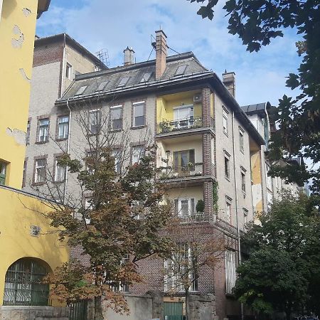 2 Bedroom Apartment Near Heroes Square Budapest Exterior photo